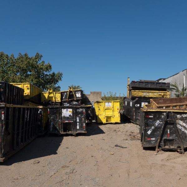 pittsburgh black and yellow colored dumpsters