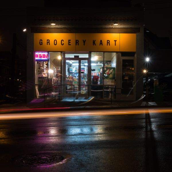 Light traffic in front of Grocery Kart