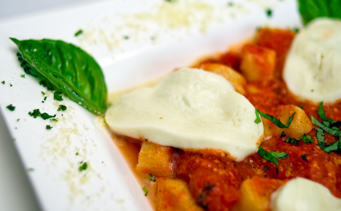 dolce lounge pittsburgh pa italian food plate mozarella basil