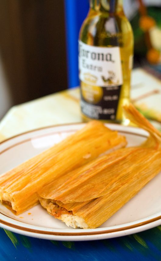 Tamales y cerveza at El Campesino