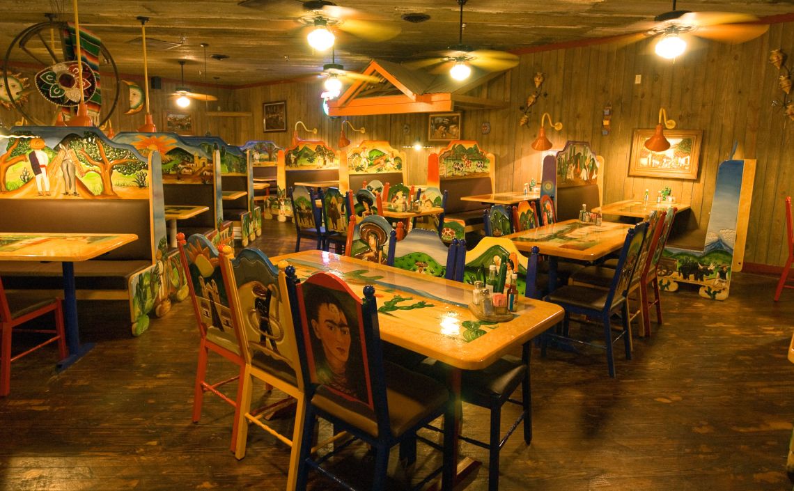 Dining area at El Campesino
