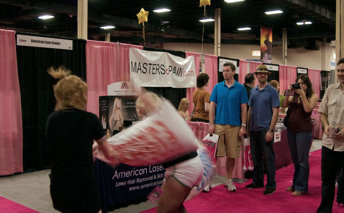 exxxotica 2008 adult convention