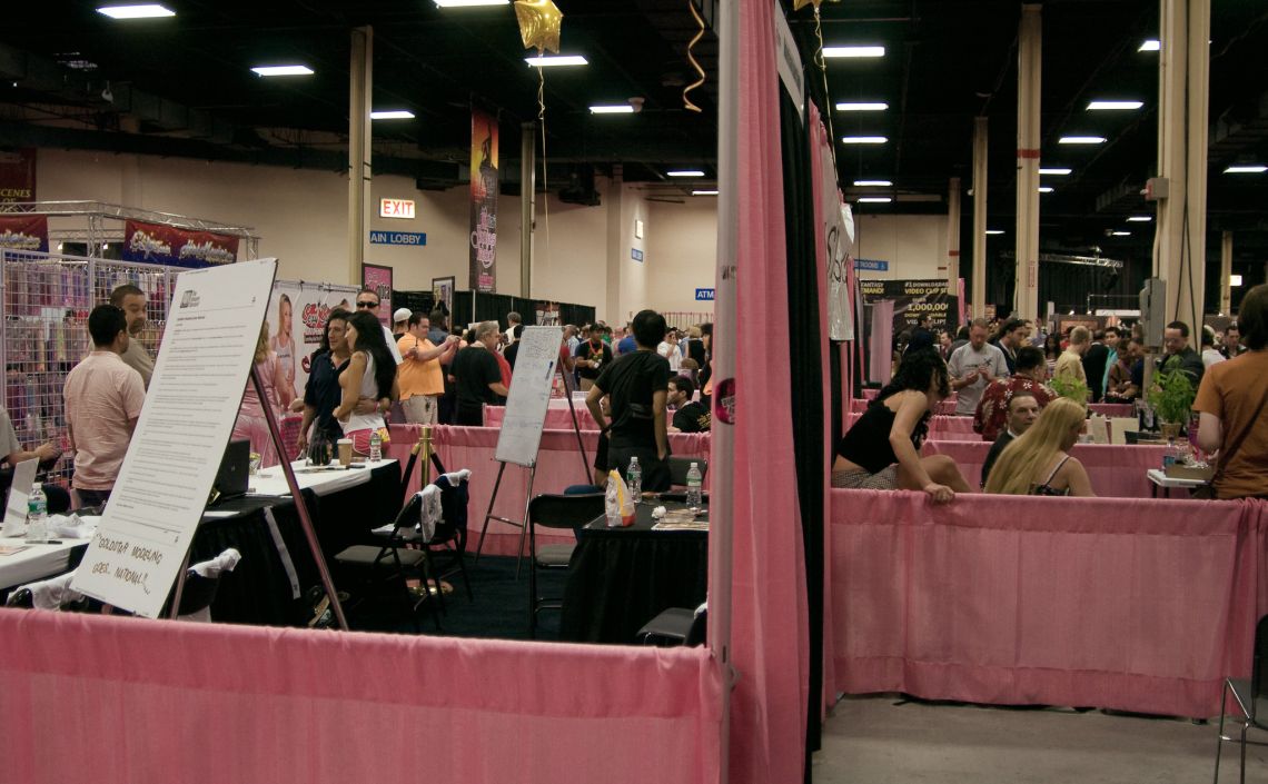 exxxotica 2008 adult convention