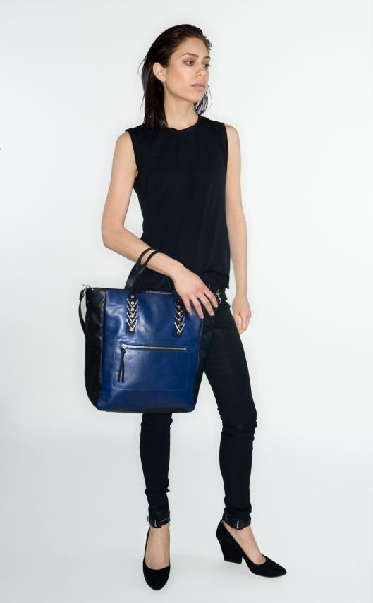 model with handbag