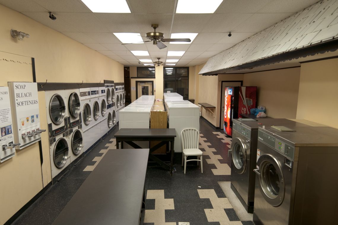 fluorescent lights laundromat lawrenceville pittsburgh pa