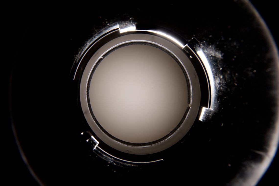 inside a alienbee ringflash unit going off