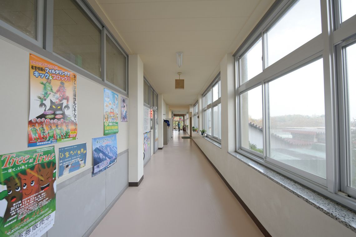 facilities at a middle school in nawa, yonago, japan hallway