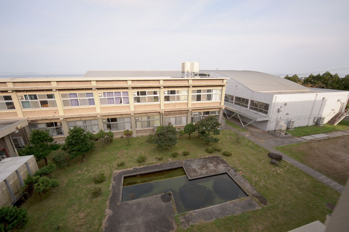 facilities at a middle school in nawa, yonago courtyard buildings