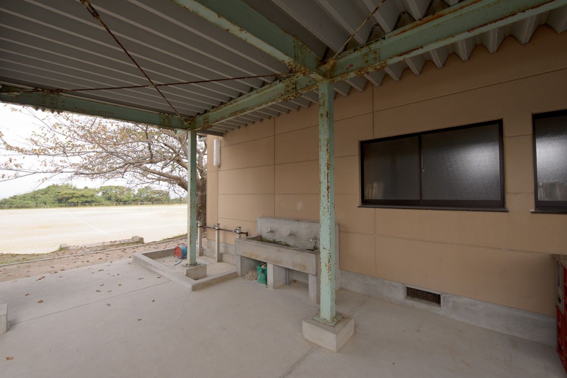facilities at a middle school in nawa, yonago