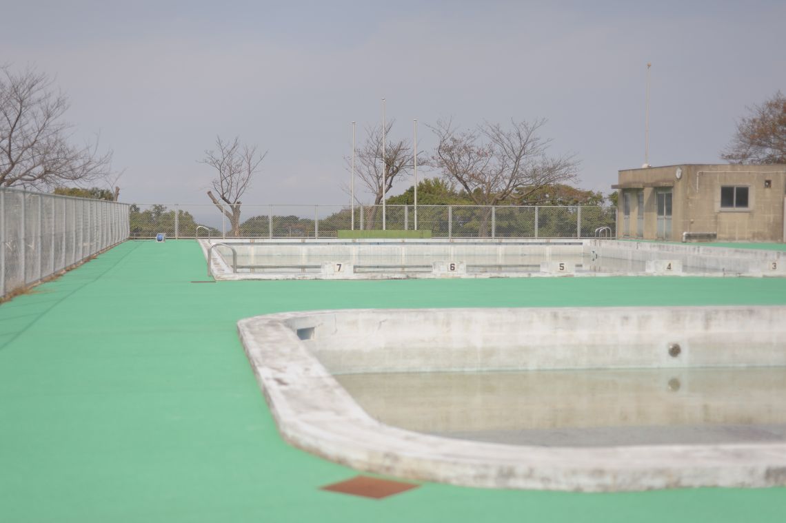 facilities at a middle school in nawa, yonago