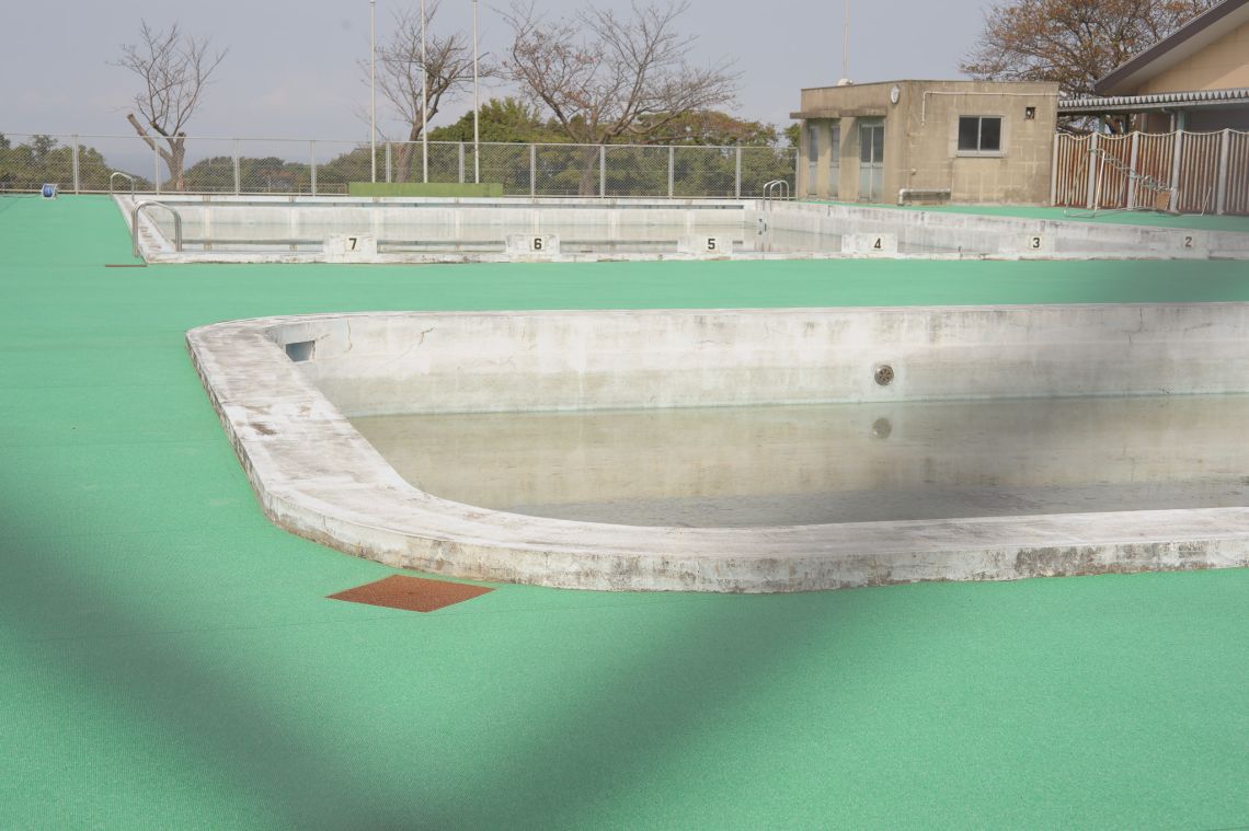 facilities at a middle school in nawa, yonago
