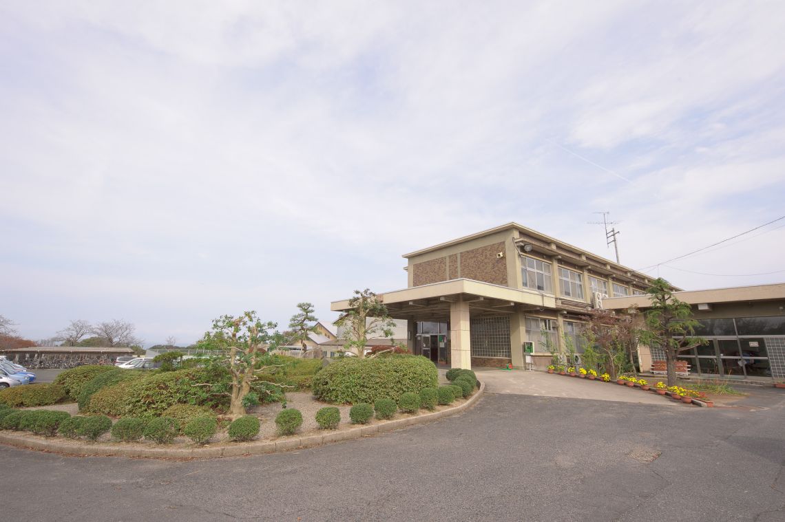 facilities at a middle school in nawa, yonago