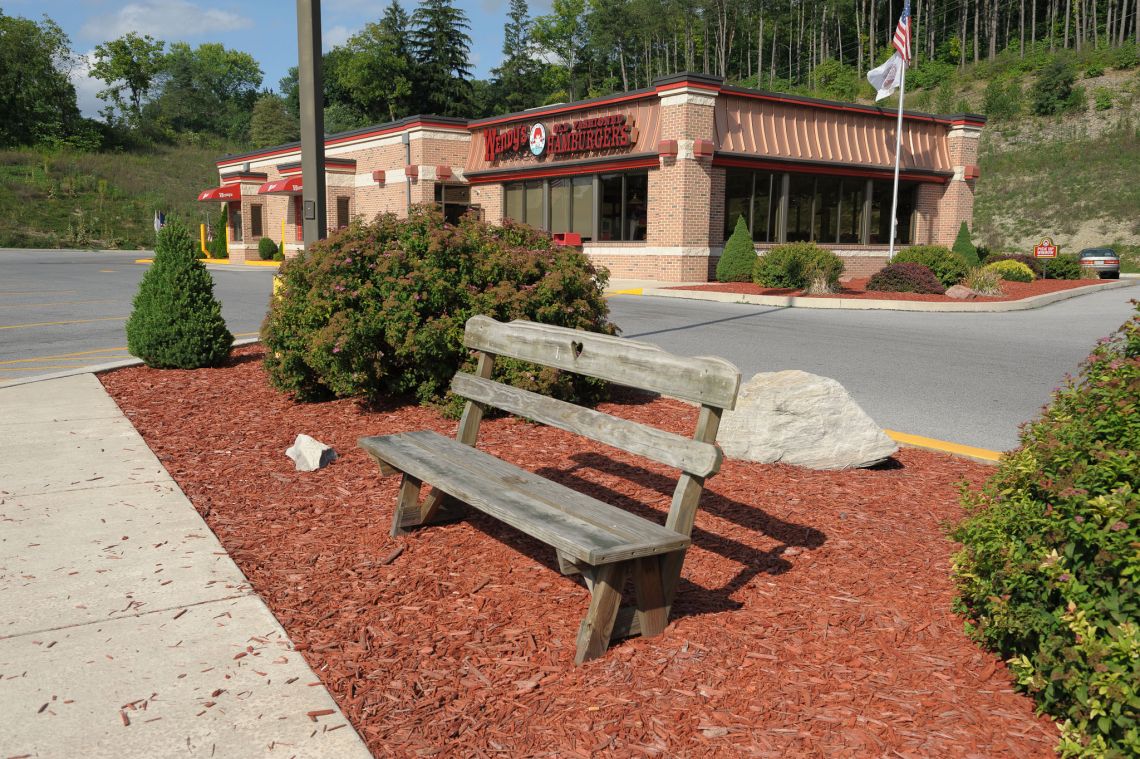 bench woodchips wendys