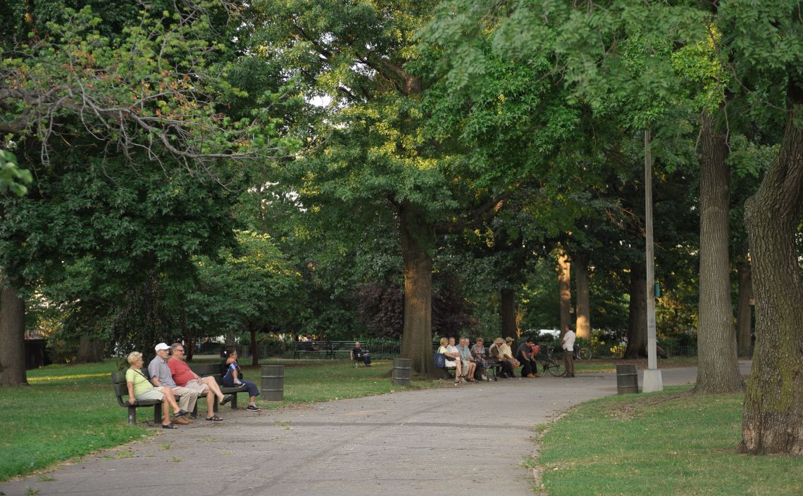 old people benches parks