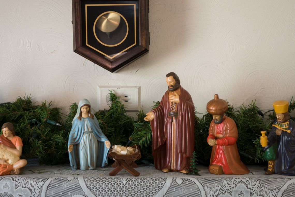 The manger scene on the mantle