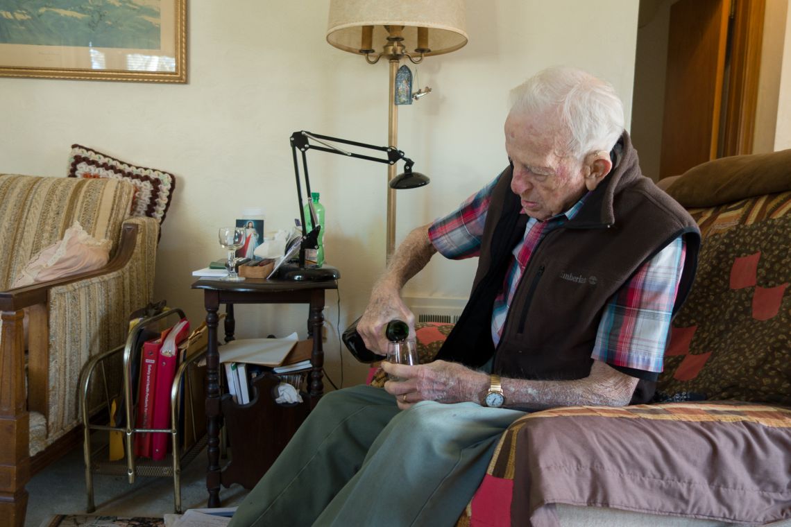 Pap pouring port