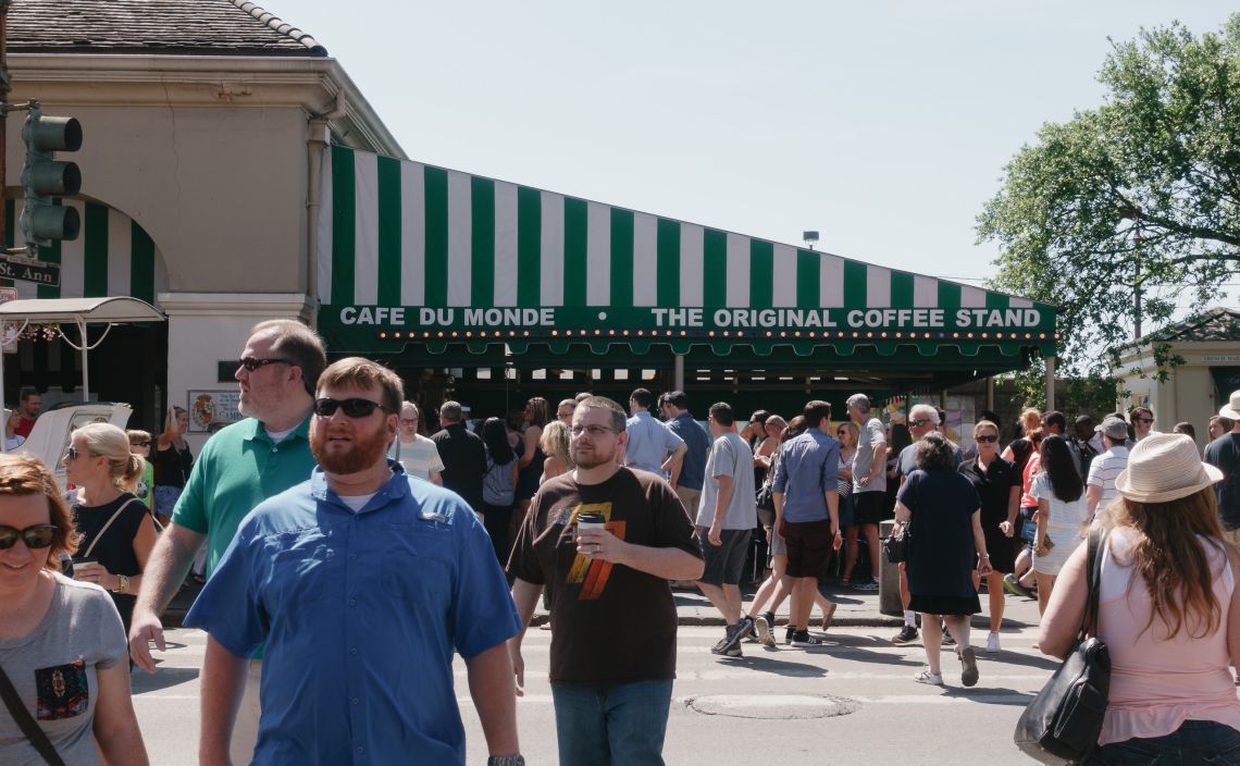 observing the crossing at Cafe Du Monde