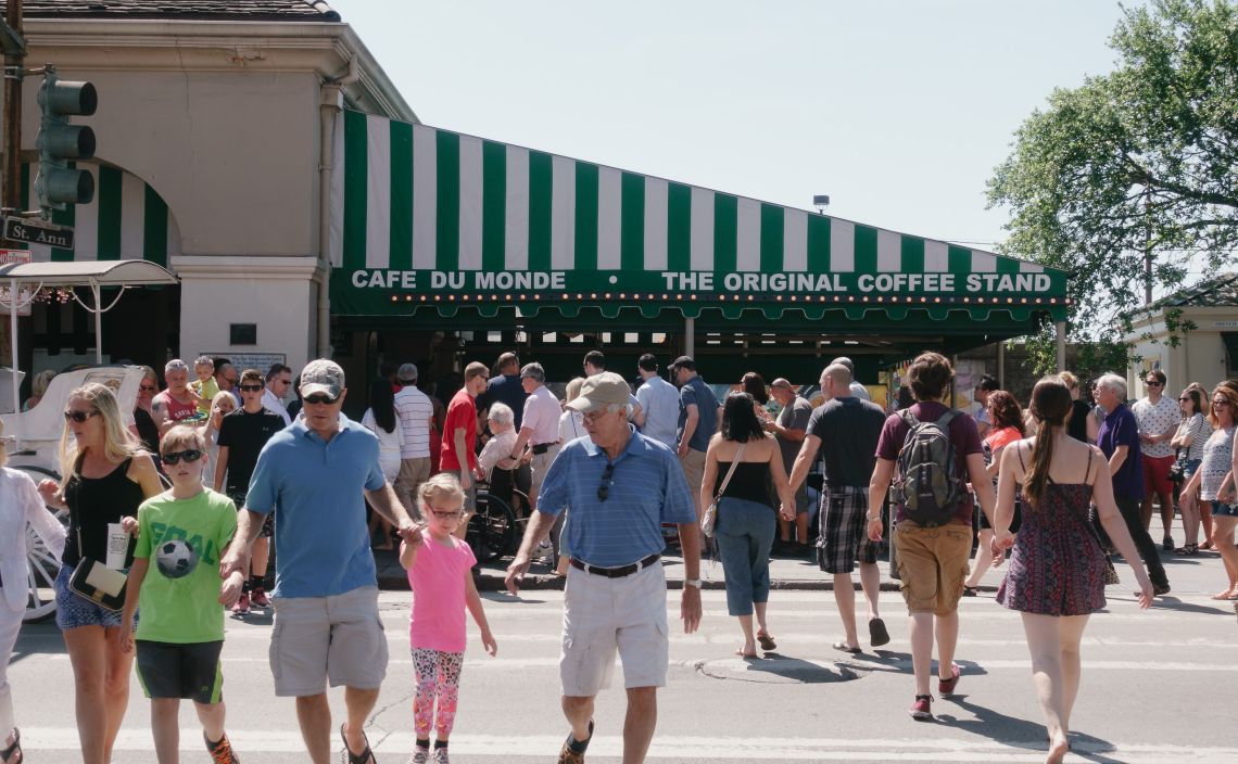 observing the crossing at Cafe Du Monde