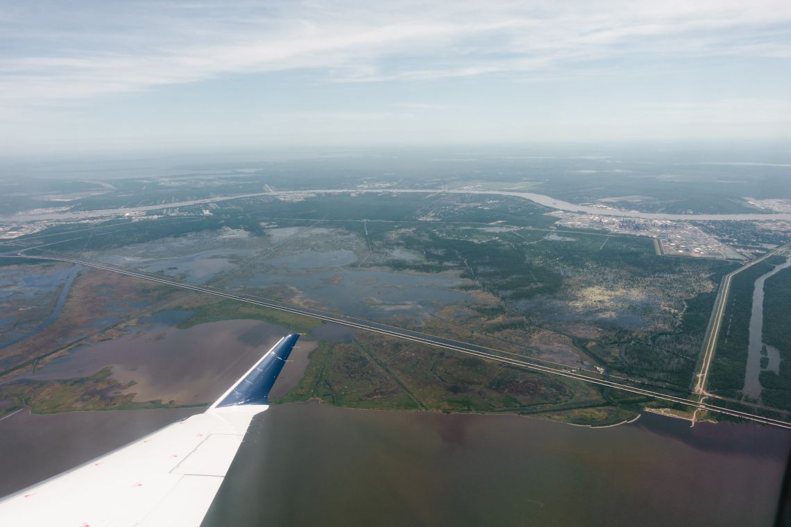 Wingtip over the swampland.