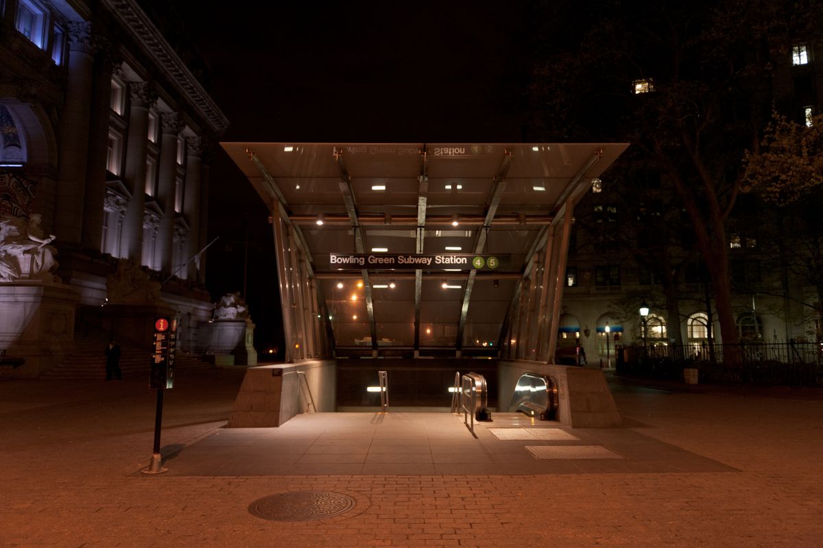 financial district metro stop