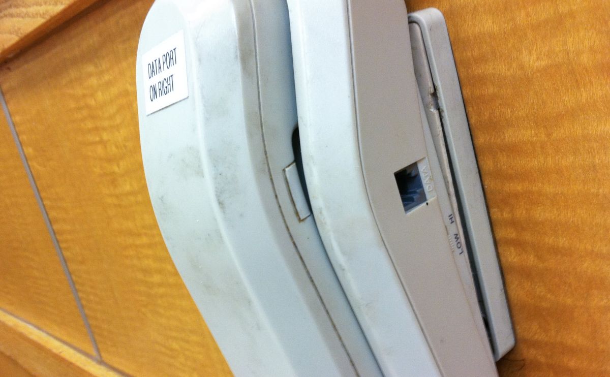 wendys technology hamburgers phones data ethernet cable jack