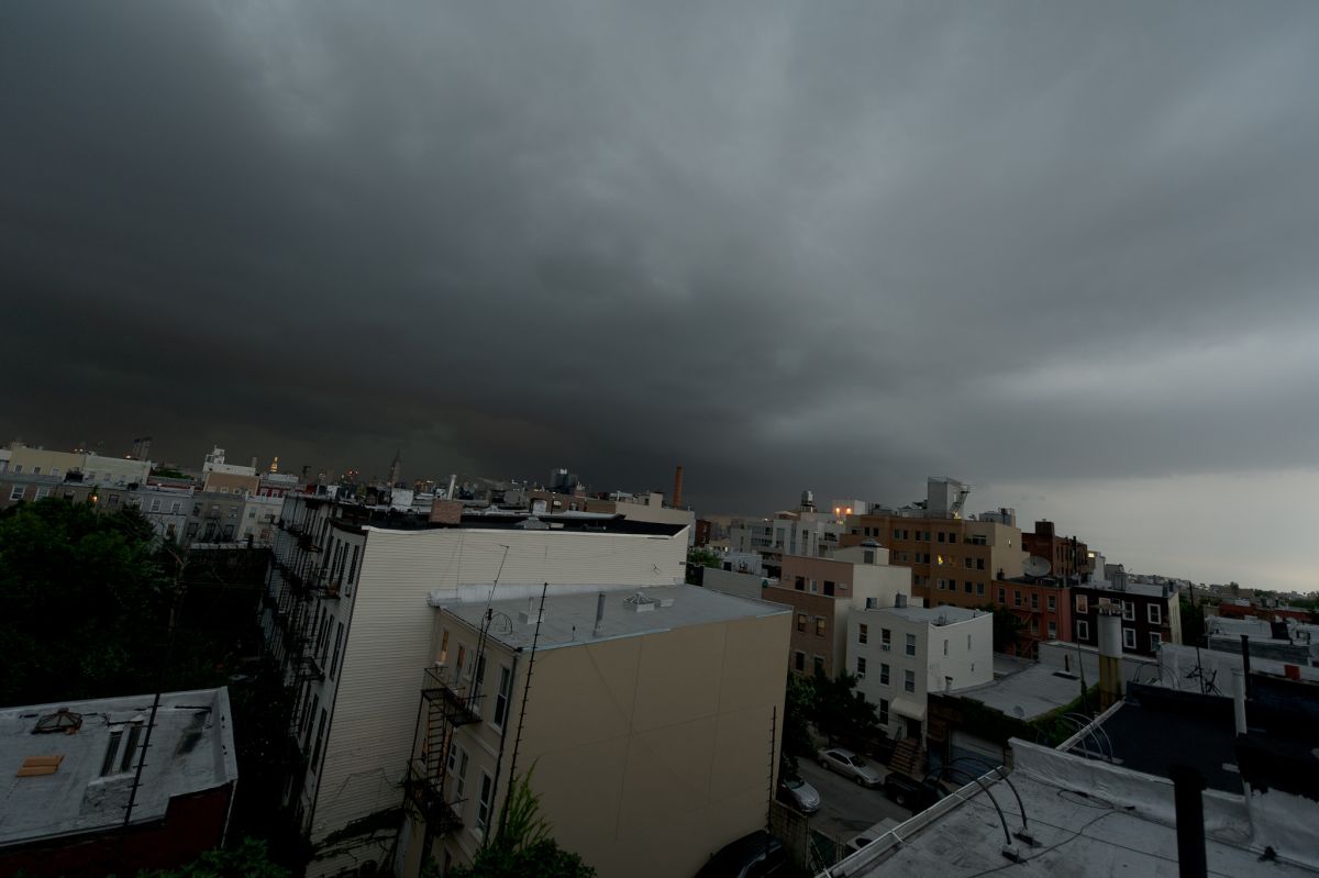 storm clouds over manhattan and brooklyn williamsburg bad weather