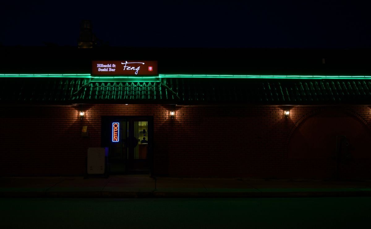 Restaurant roof LEDs in Green at night