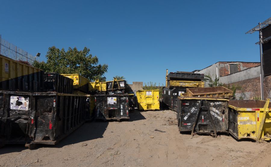 pittsburgh black and yellow colored dumpsters