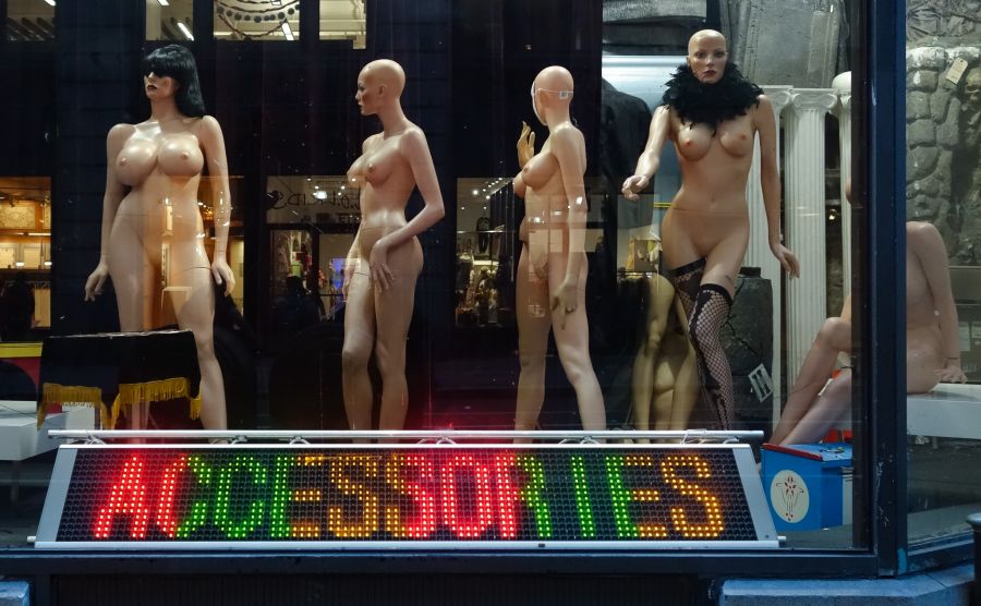 nude mannequins at abracadabra