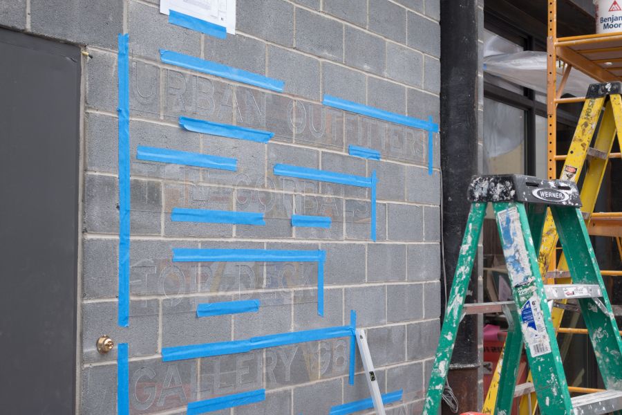 (Outlines of) writing on the wall