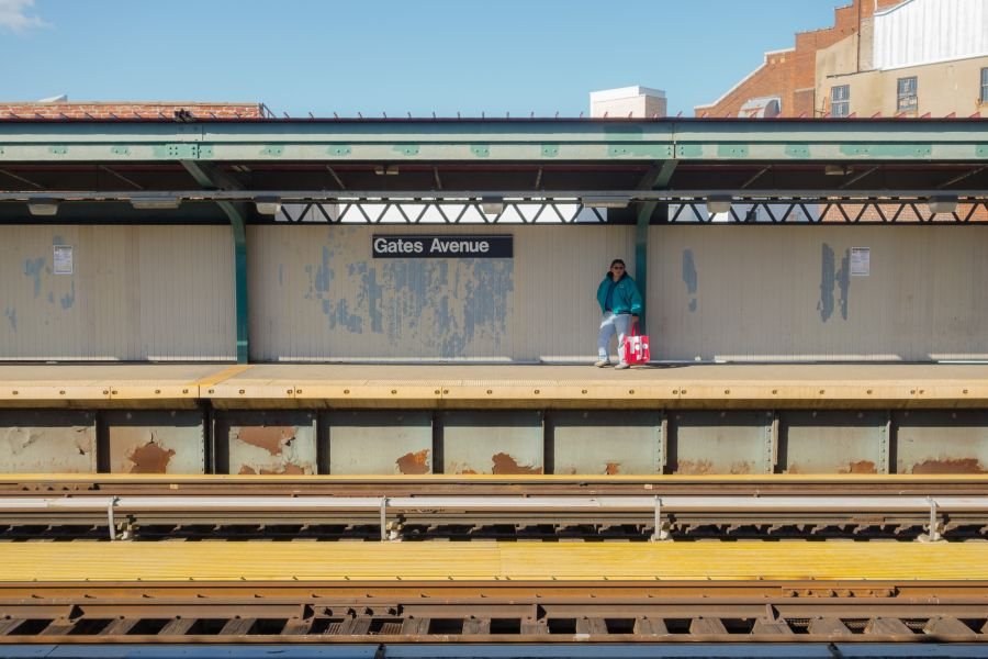 man train jz stop gates ave bed-stuy brooklyn